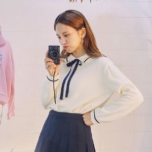 Korean Bow Tie Sweater size S